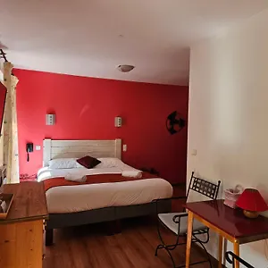 https://hotel-le-mont-barral.hotels-rhonealpes.com