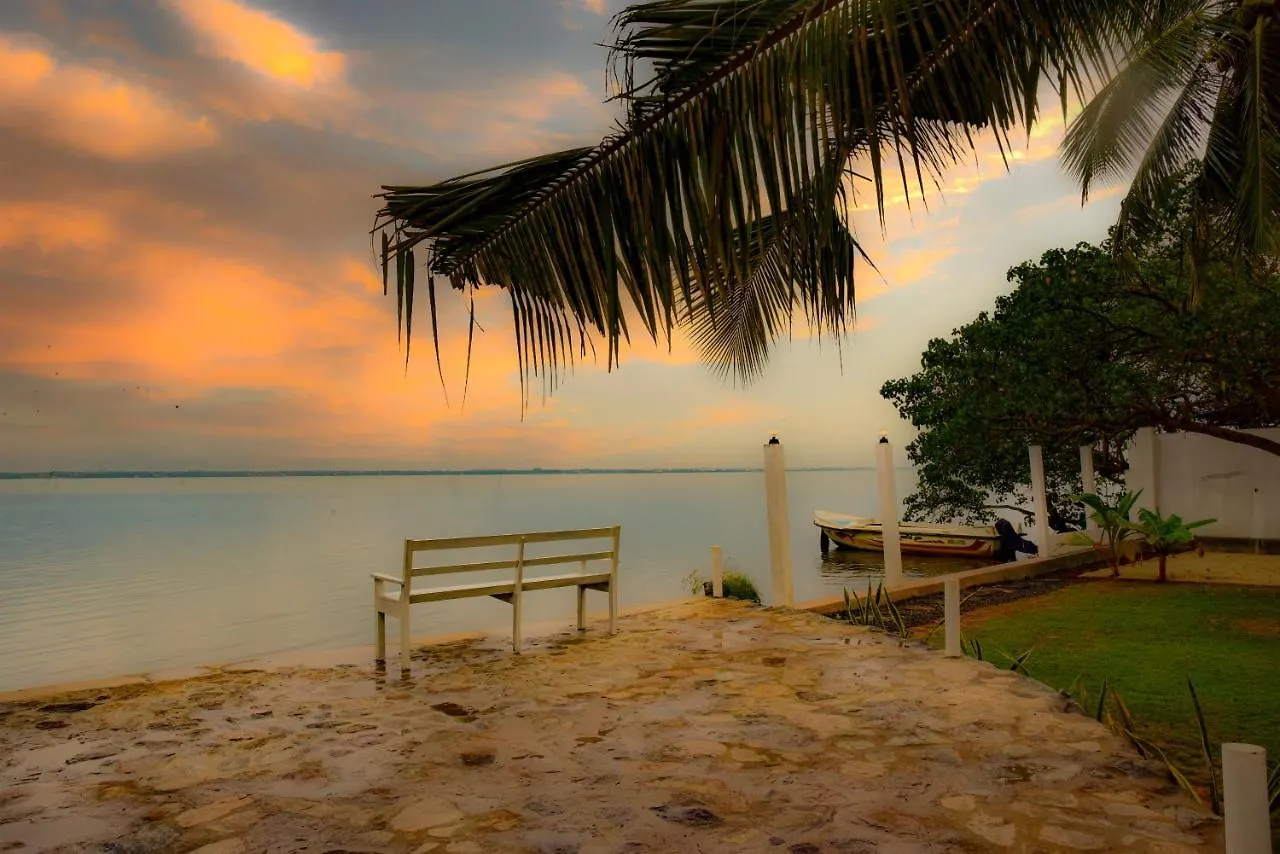 Hiru Lagoon Negombo Hotel